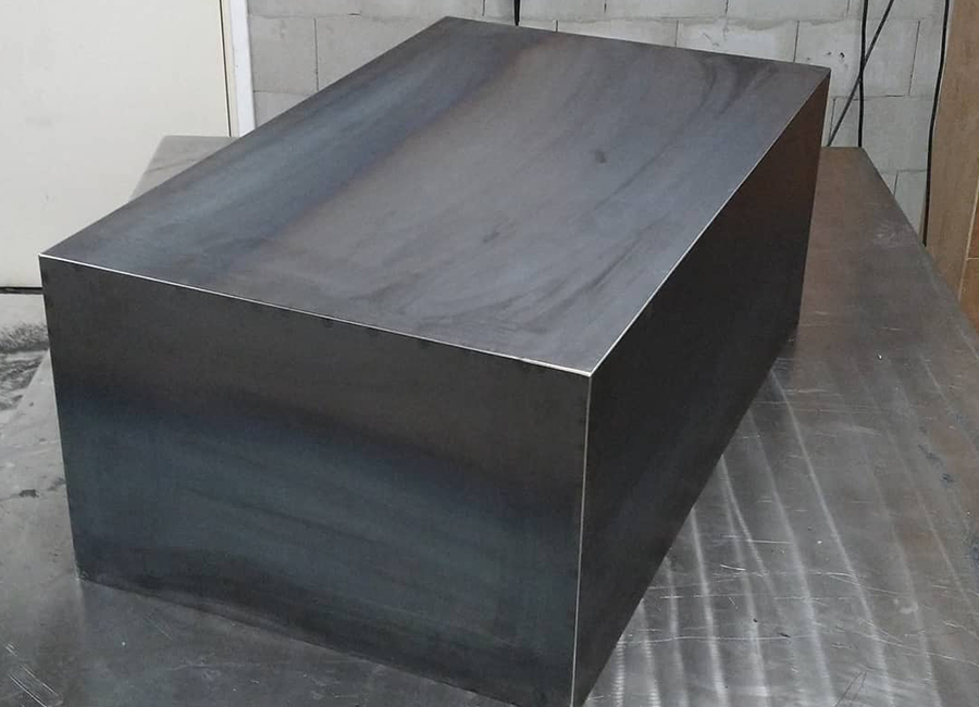 Unieke stalen dressoirs